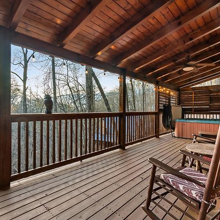 Вилла Private! Hot Tub, Views, & Games Севьервилл Экстерьер фото